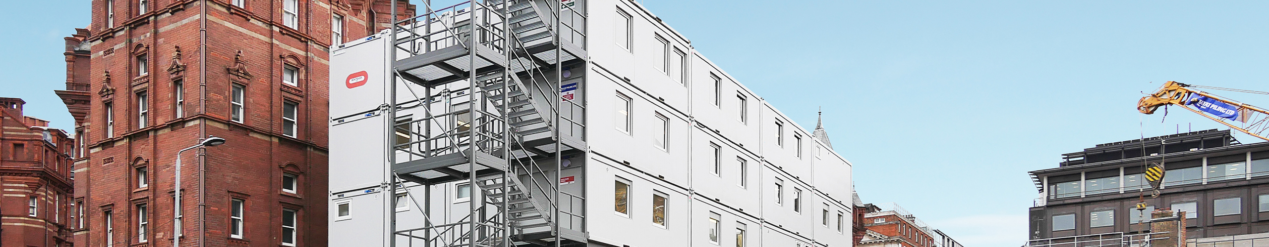 Conjunto de contentores escritório de aluguer nos University College London Hospitals, GB-Londres